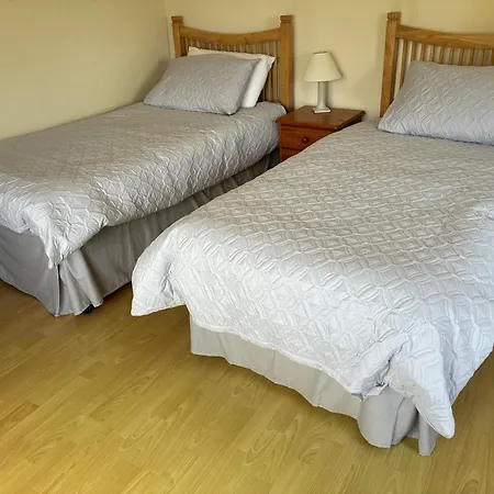 Comfortable Home, Close To Kilmore Quay Bridgetown (Wexford)